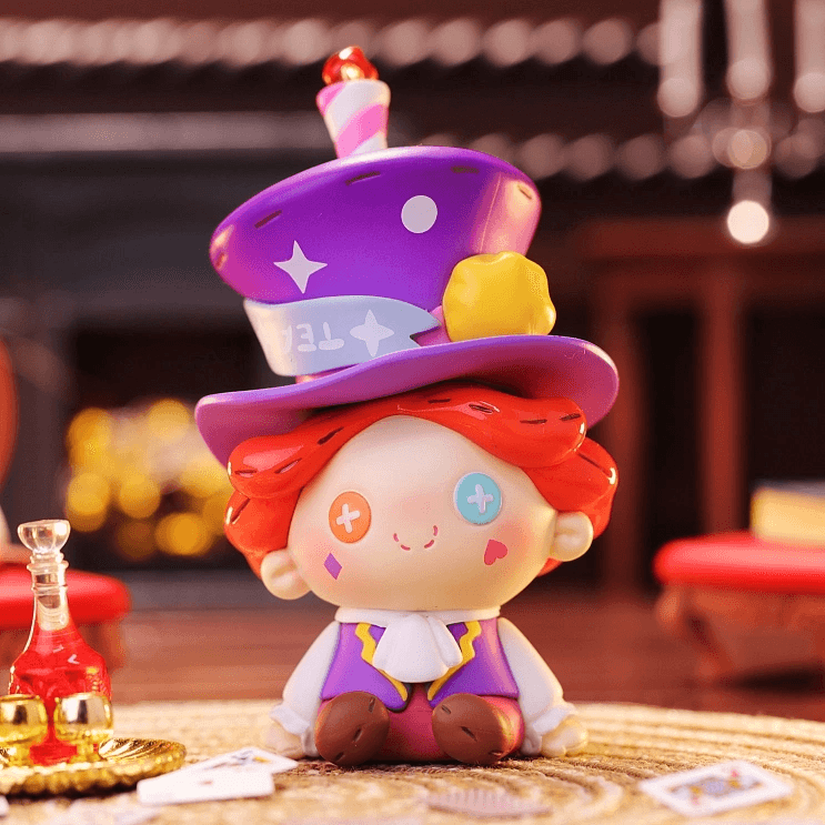 Фигурка 'Безумный Шляпник' из серии Lilith Midnight Tea Party Blind Box в шляпе-цилиндре