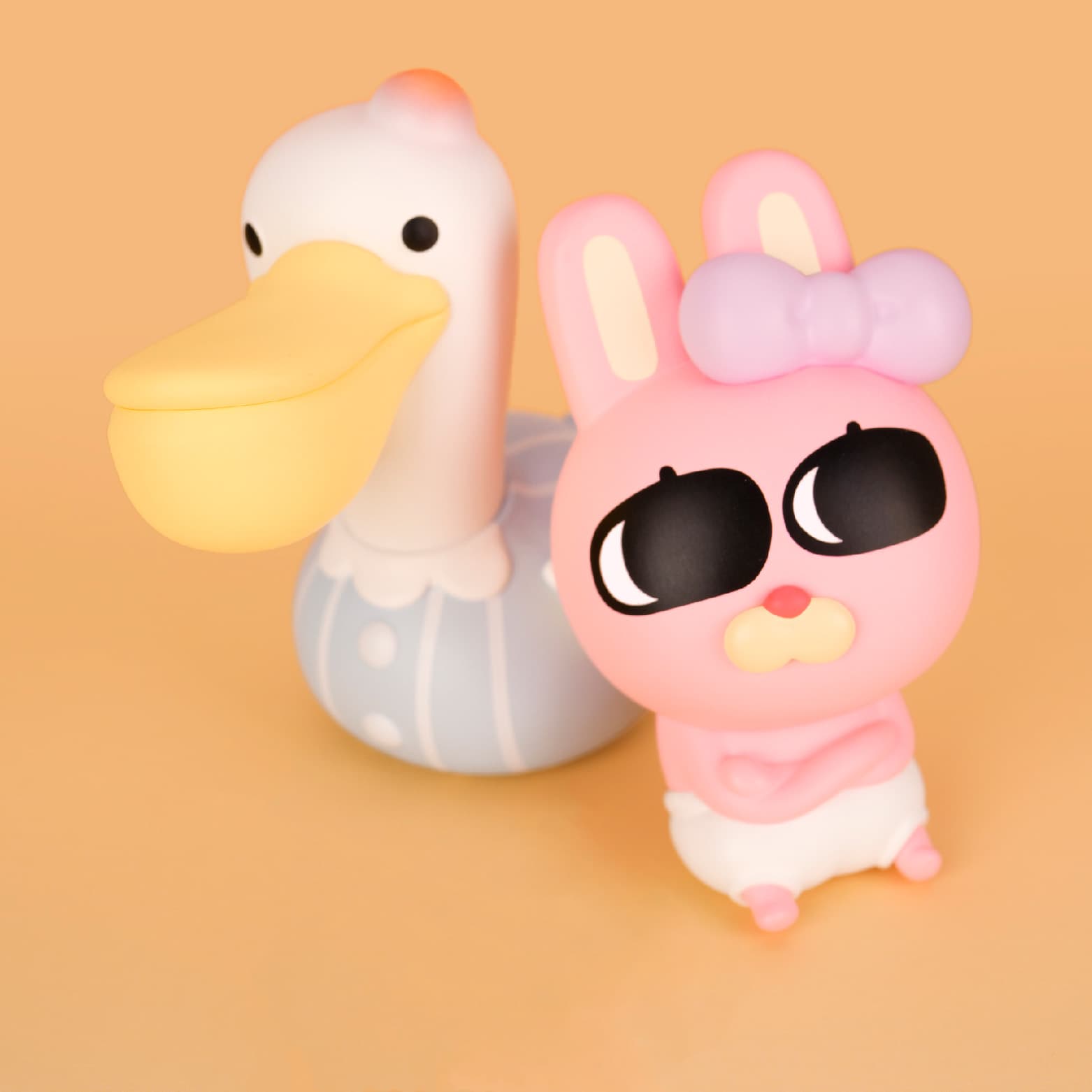 Секретная фигурка 'Напарник' из серии Lipu Friends Baby Me Blind Box в виде уточки и кролика