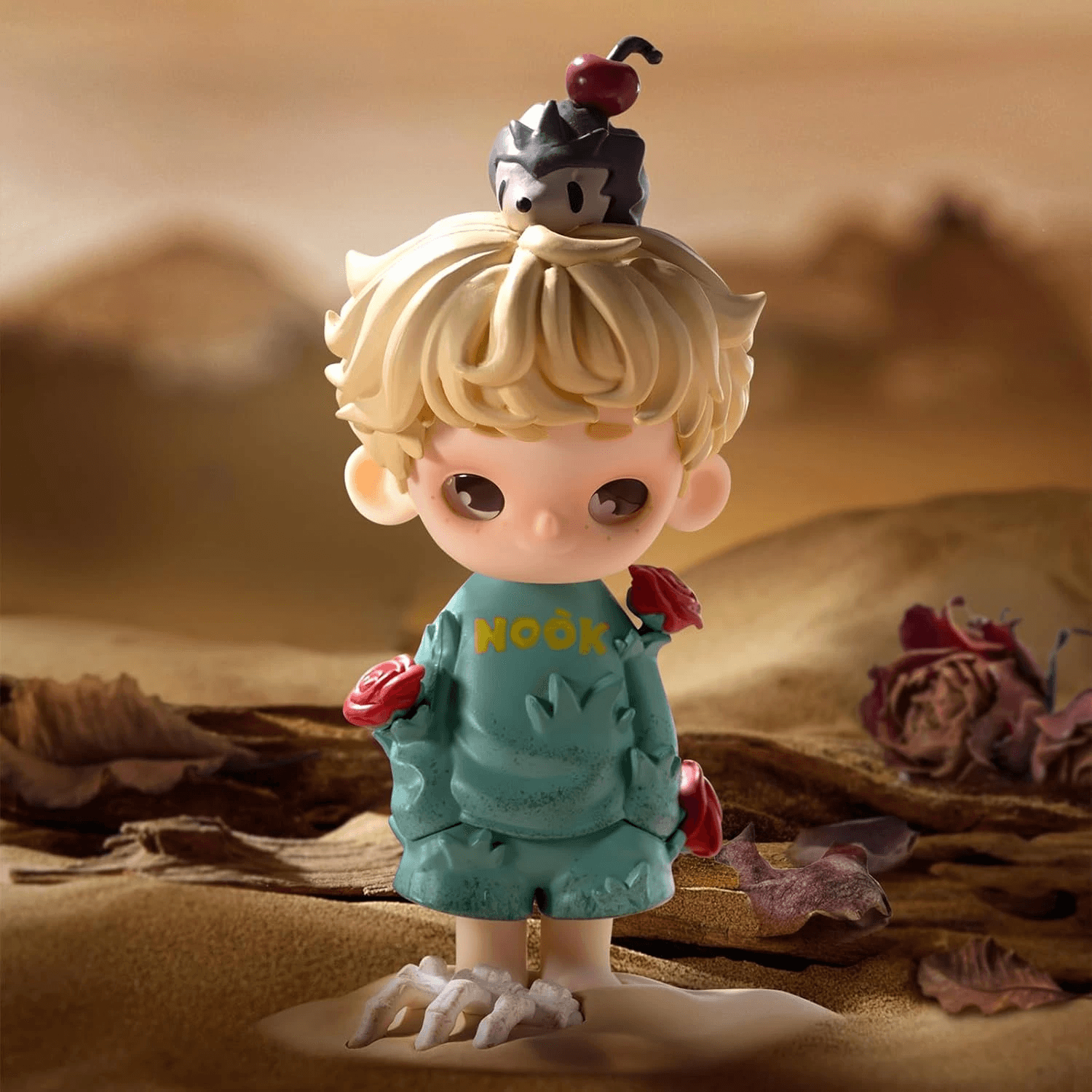 Фигурка 'Источник' из серии NOOK Wasteland Park Blind Box в виде мальчика с домиком на голове